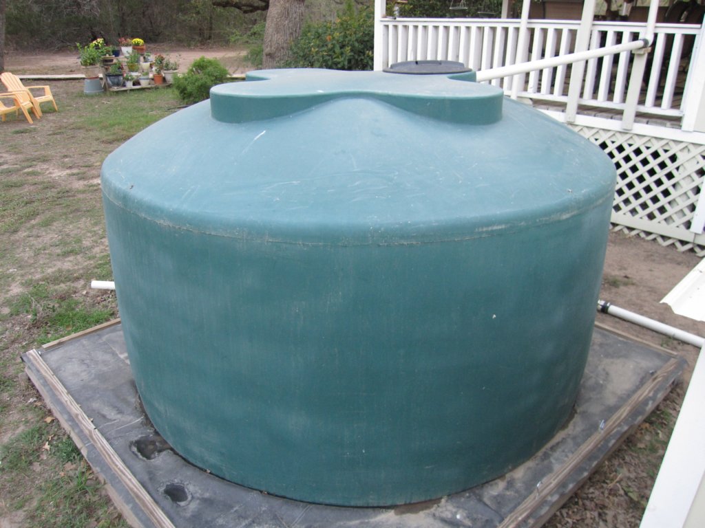 gallonplasticwatertank.jpg