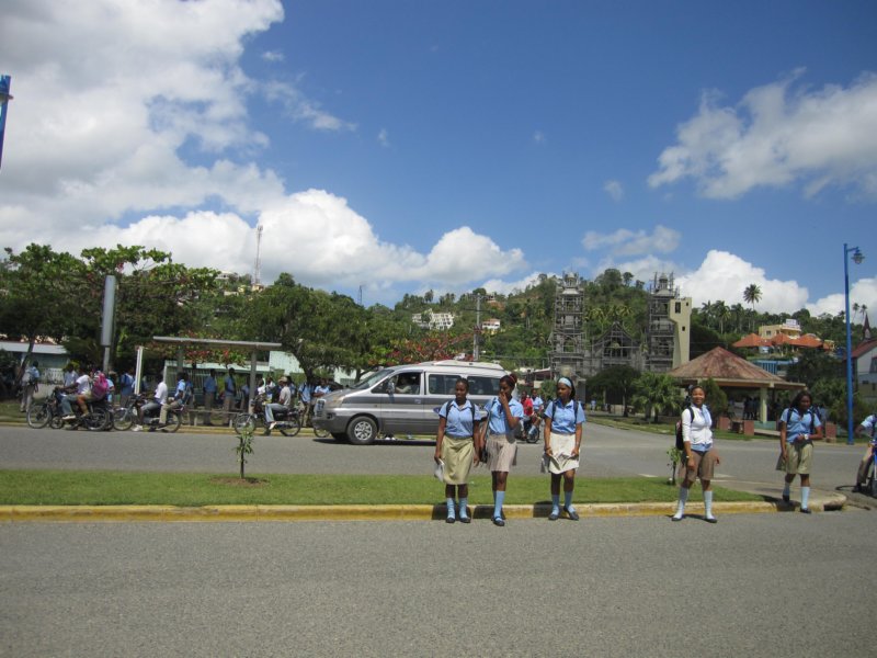 samanadominicanrepublicschoolkidswearuniforms.jpg