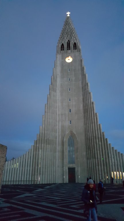 magnificentconcretechurchofreykjavik.jpg