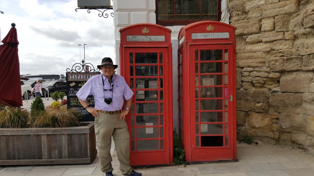 telephonebooth.jpg